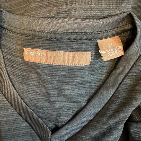 Perry‎ Ellis Black V-Neck Short Sleeve M - Picture 3 of 3